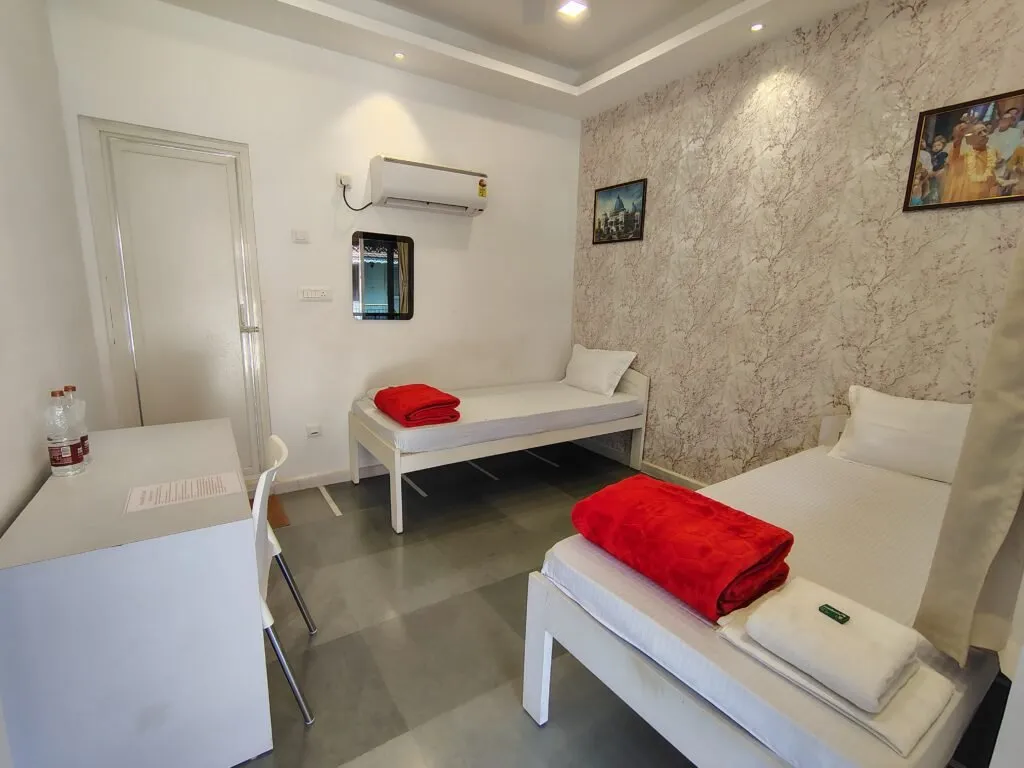 AC 4 Bed